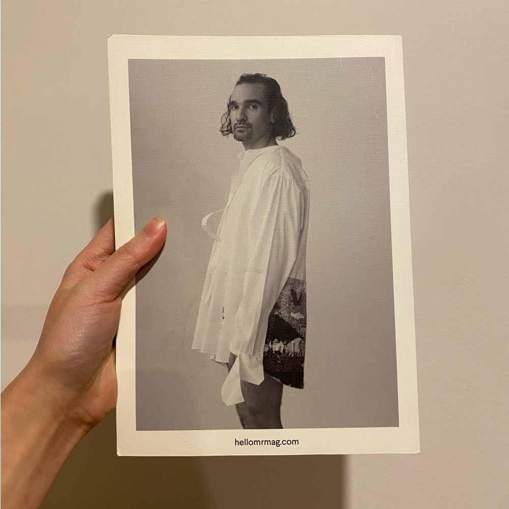 hello mr. Magazines Issue 08 - Picture 2 of 2